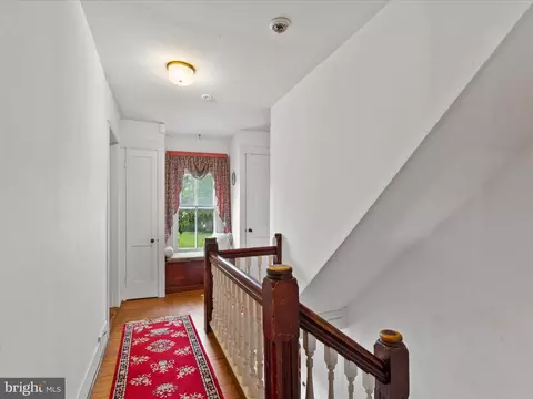 Entry Way - 140 Delaware Ave, Laurel, DE 19956 photo 6 of 6
