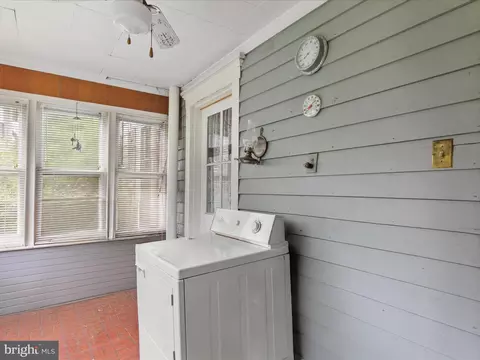 Exterior - 140 Delaware Ave, Laurel, DE 19956 photo 2 of 7