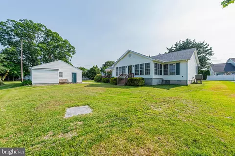 Exterior - 32408 Holly Ter, Ocean View, DE 19970 photo 5 of 14