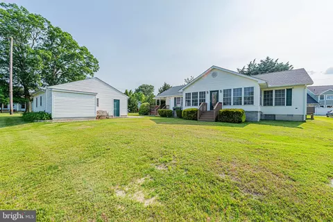 Exterior - 32408 Holly Ter, Ocean View, DE 19970 photo 4 of 14