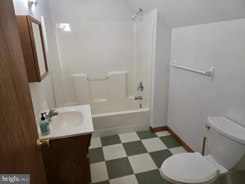 Bath - 29110 Stockley Rd, Milton, DE 19968 photo 2 of 2