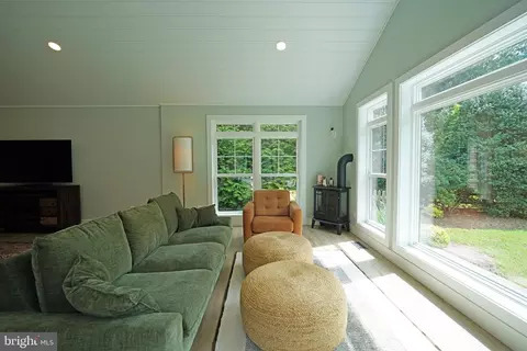 Living - 29 Harborview Rd, Lewes, DE 19958 photo 3 of 3