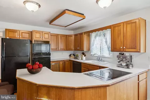 Kitchen - 20175 Beaver Dam Rd, Lewes, DE 19958 photo 3 of 5