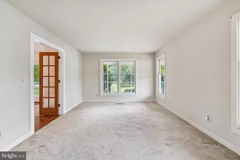 Living - 20175 Beaver Dam Rd, Lewes, DE 19958 photo 5 of 8