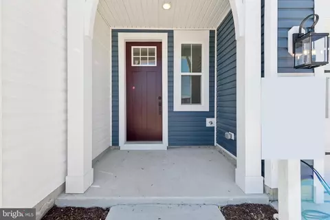 Exterior - 19718 Crows Nest Ct, Georgetown, DE 19947 photo 2 of 3