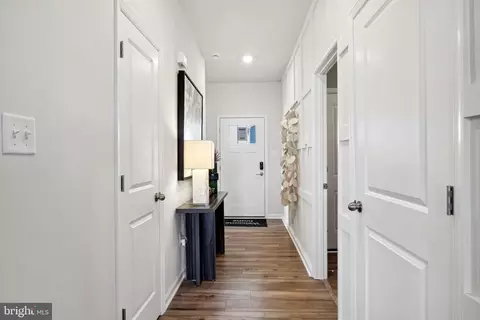 Entry Way - 505 Chatham Dr, Seaford, DE 19973 photo 2 of 12