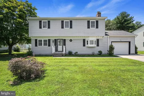 209 Lakelawn Dr, Milford, DE 19963