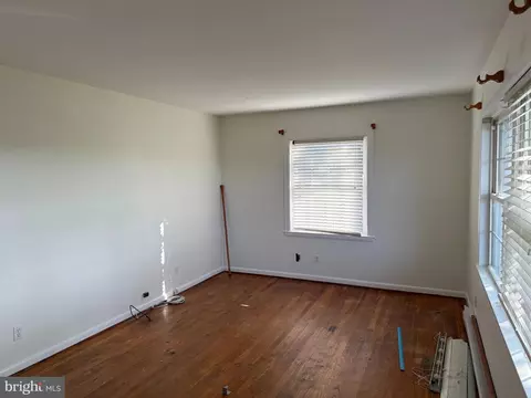 Living - 24975 Kruger Rd, Georgetown, DE 19947 photo 2 of 2