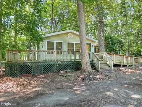 Exterior - 22996 Pine Rd, Lewes, DE 19958 photo 3 of 8