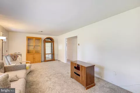Living - 29096 Discount Land Rd, Laurel, DE 19956 photo 3 of 3