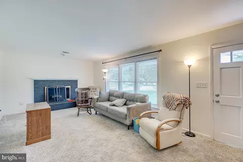 Living - 29096 Discount Land Rd, Laurel, DE 19956 photo 1 of 3