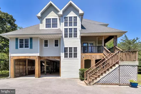 38807 Bayfront Dr, Ocean View, DE 19970