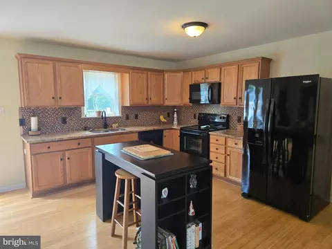 Kitchen - 18453 Josephs Rd, Milton, DE 19968 photo 2 of 3