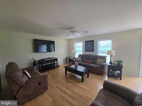 Living - 18453 Josephs Rd, Milton, DE 19968 photo 2 of 2