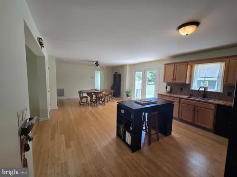 Kitchen - 18453 Josephs Rd, Milton, DE 19968 photo 3 of 3