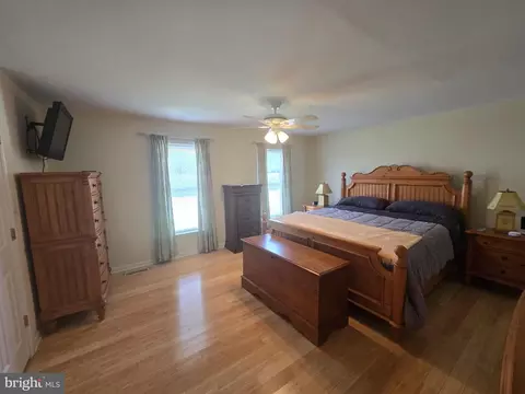 Bedroom - 18453 Josephs Rd, Milton, DE 19968 photo 1 of 8