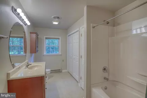 Bath - 15022 Wilson Hill Rd, Georgetown, DE 19947 photo 1 of 2
