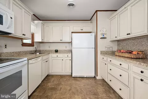 682 Collins St, Bethany Beach, DE 19930 photo 12