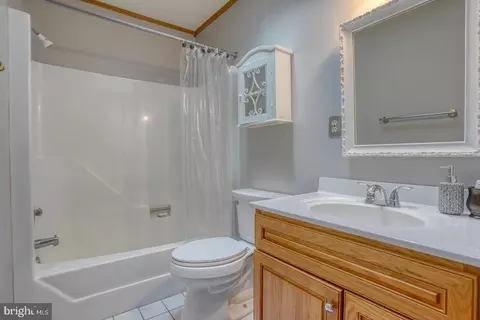 Bath - 3 Betsy Ln, Ocean View, DE 19970 photo 2 of 3