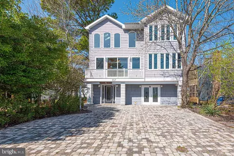 207 W 11th St, South Bethany, DE 19930