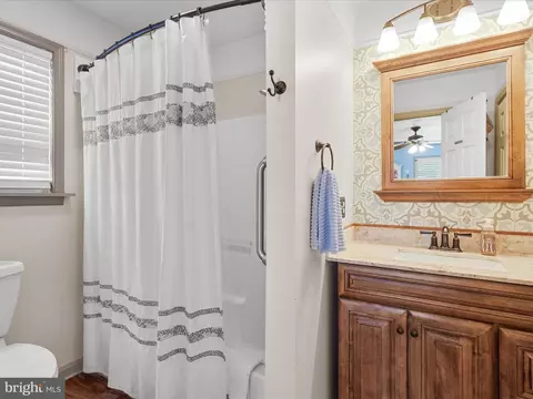 Bath - 16869 Randor Dr, Milton, DE 19968 photo 1 of 5