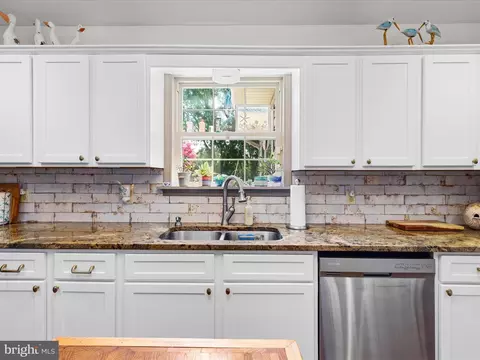 Kitchen - 16869 Randor Dr, Milton, DE 19968 photo 5 of 7
