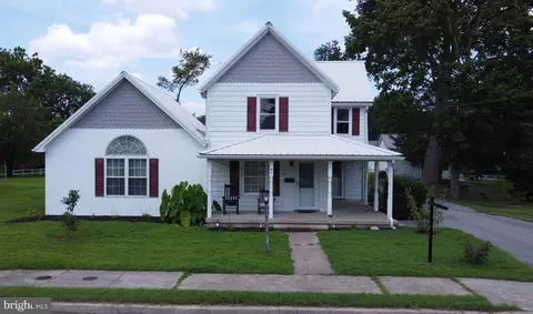 7 W Clarke Ave, Milford, DE 19963