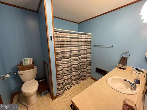 Bath - 34788 Susan Beach Rd, Laurel, DE 19956 photo 1 of 3