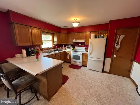 Kitchen - 34788 Susan Beach Rd, Laurel, DE 19956 photo 1 of 3