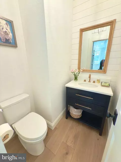 Bath - 156 E Side Dr, Rehoboth Beach, DE 19971 photo 5 of 10