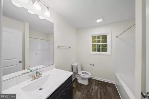 Entry Way - 32733 Tussock Dr, Laurel, DE 19956 photo 5 of 6