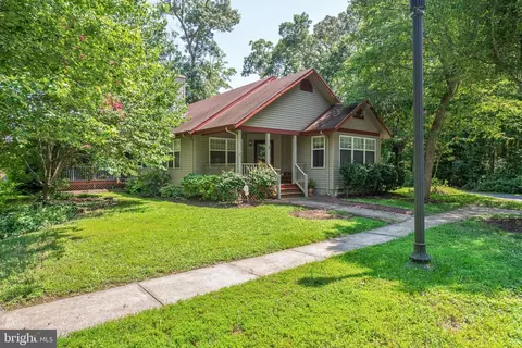 2 Cromwell Dr, Ocean View, DE 19970