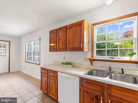 Kitchen - 417 Jackie Dr, Ocean View, DE 19970 photo 5 of 6
