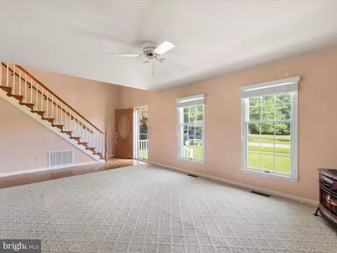 Living - 417 Jackie Dr, Ocean View, DE 19970 photo 2 of 4