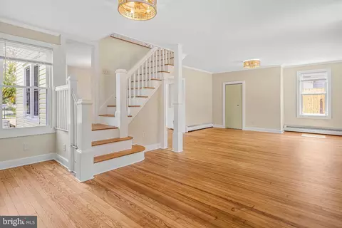 Living - 111 Chestnut St, Milton, DE 19968 photo 2 of 6