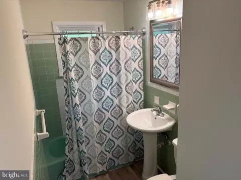 Bath - 405 Elizabeth St, Georgetown, DE 19947 photo 1 of 1