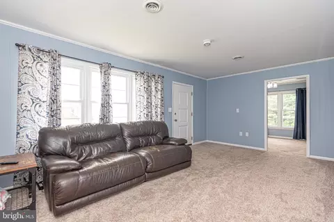 Living - 32007 Stone Ln, Dagsboro, DE 19939 photo 2 of 2