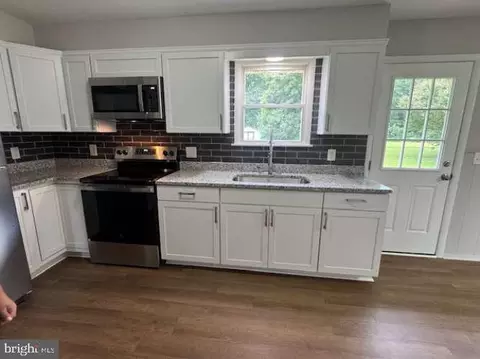 Kitchen - 29405 Edgewood Ave, Laurel, DE 19956 photo 2 of 2