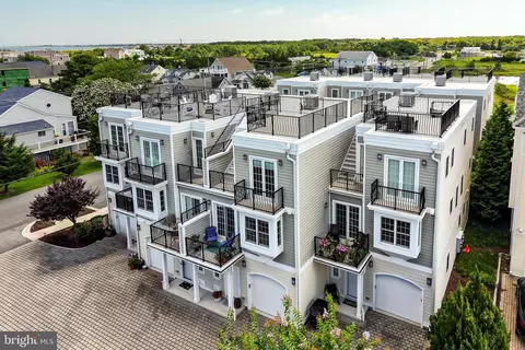 402 Massachusetts Ave #6, Lewes, DE 19958