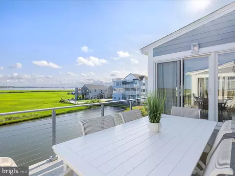 Exterior - 10 S Shore Dr, Bethany Beach, DE 19930 photo 3 of 24