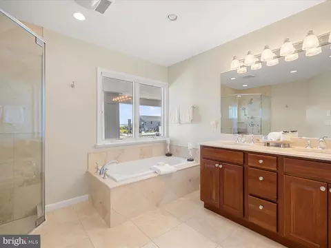 Bath - 10 S Shore Dr, Bethany Beach, DE 19930 photo 1 of 4