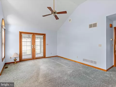 Living - 128 Hollywood Dr, Ocean View, DE 19970 photo 3 of 9