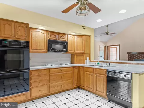 Kitchen - 128 Hollywood Dr, Ocean View, DE 19970 photo 2 of 4