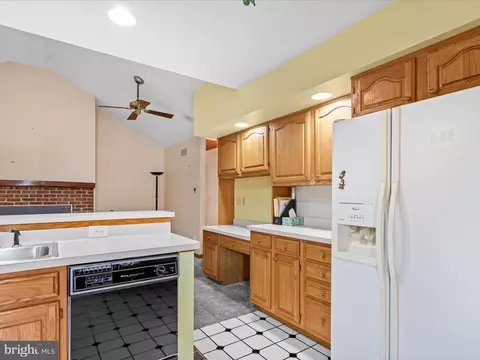 Kitchen - 128 Hollywood Dr, Ocean View, DE 19970 photo 4 of 4