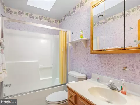 Bath - 128 Hollywood Dr, Ocean View, DE 19970 photo 4 of 4