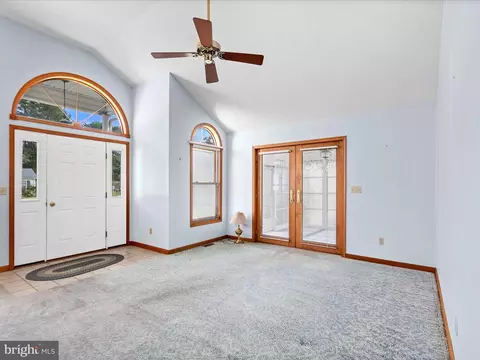Living - 128 Hollywood Dr, Ocean View, DE 19970 photo 2 of 9