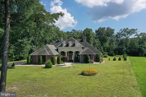 18084 White Oak Dr, Milton, DE 19968