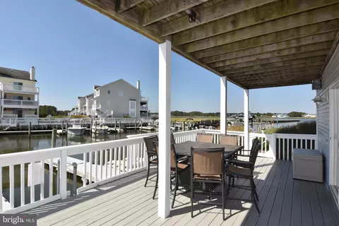 Exterior - 30613 Cove Rd #50, Ocean View, DE 19970 photo 8 of 10