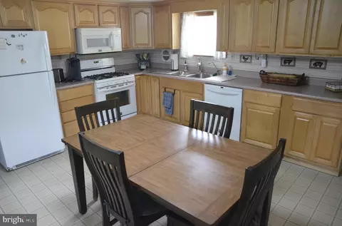 36382 Park Cir, Ocean View, DE 19970 photo 17