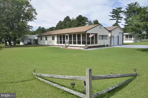 36382 Park Cir, Ocean View, DE 19970
